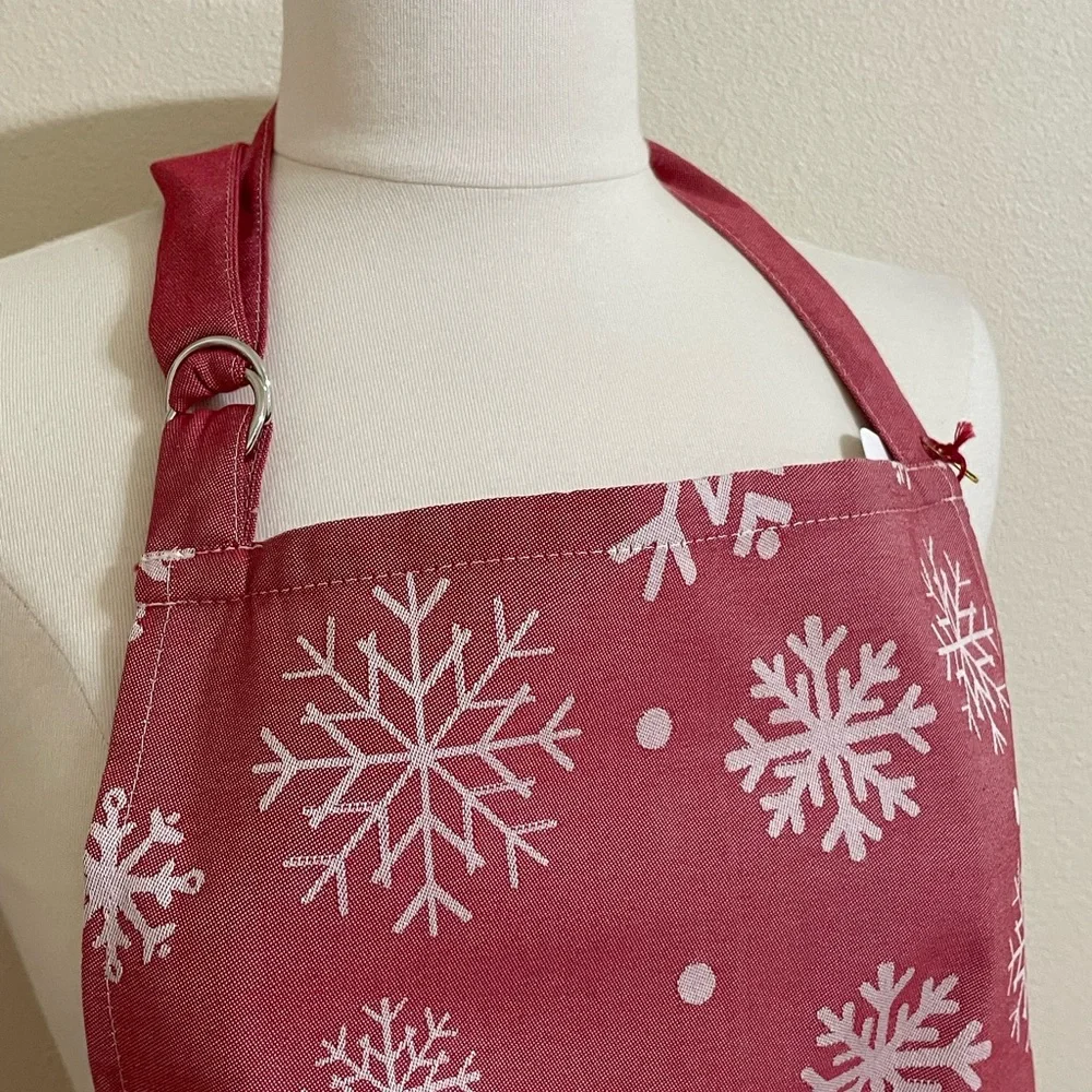 New SUR LA TABLE Red White Jacquard Snowflake Holiday Apron